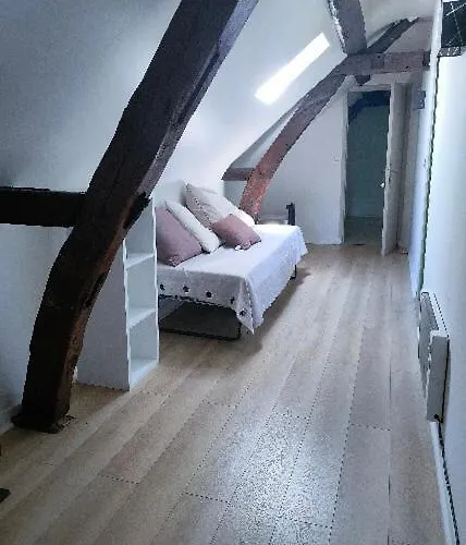 Dans Le Rêves De Gamins, Proche Du Pôle Européen Et Du Circuit Des 24h *